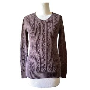 Brown V-neck long sleeve sweater